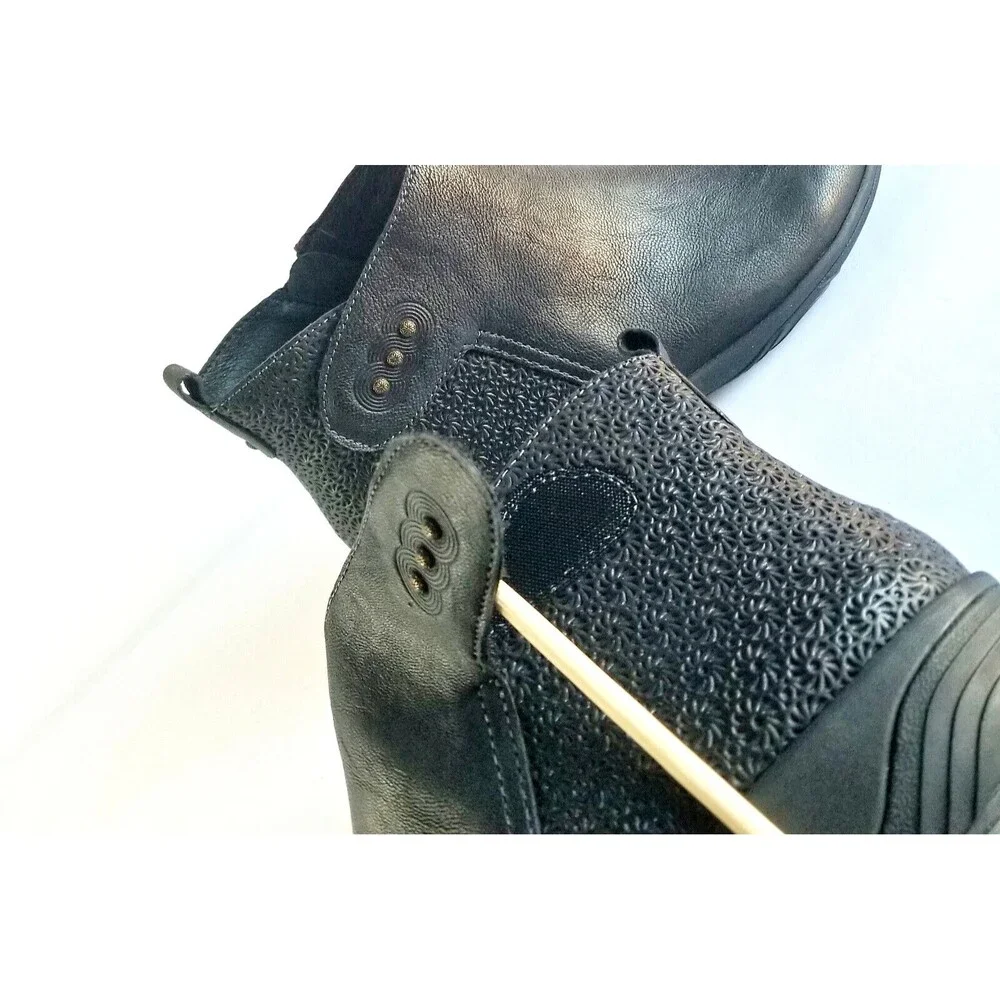 HALSA Women's Althea Booties Black Leather Sz 9.5 Ankle Boots Comfort